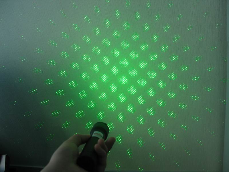 200MW 휴대용 그린 레이저 포인터 with LED 손전등